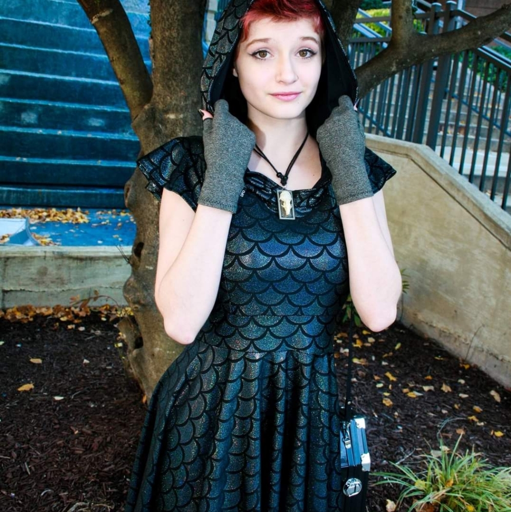 Coquetry Clothing dragon skater dress small